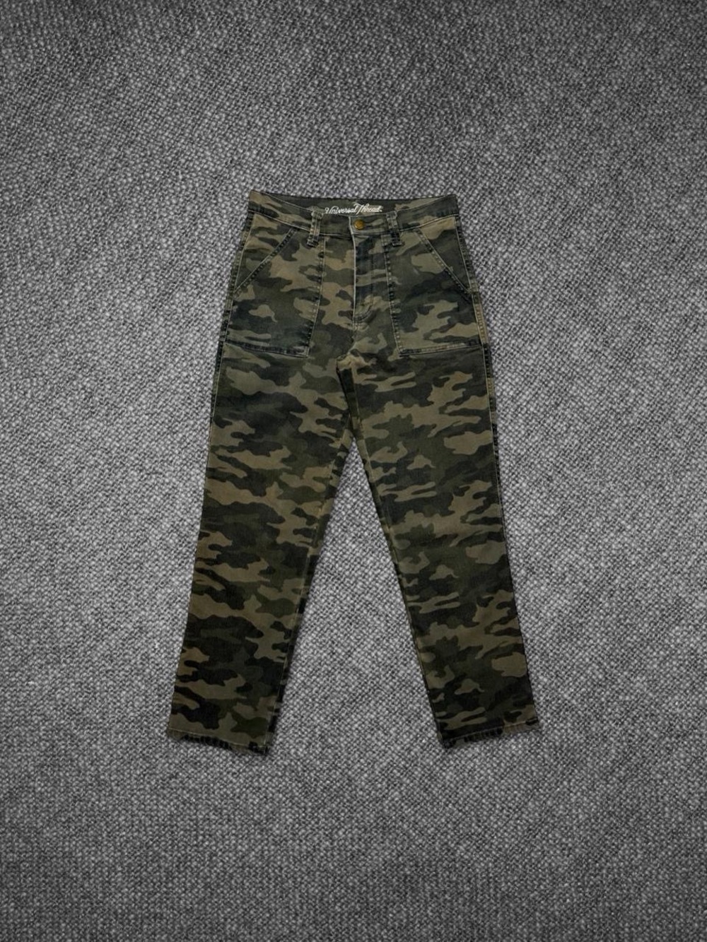Universal Thread High Rise Straight Camo Pants Women’s Size 2/26
